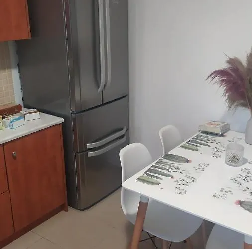 Mama Marina Near To The Airport *