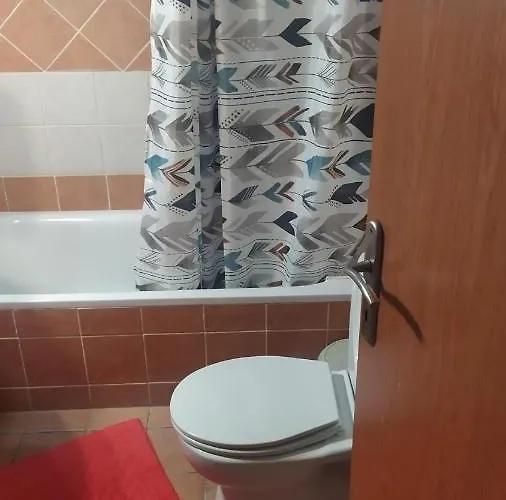 Mama Marina Near To The Airport Lägenhet