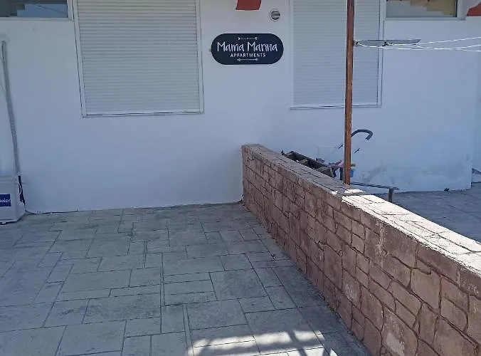 Mama Marina Near To The Airport